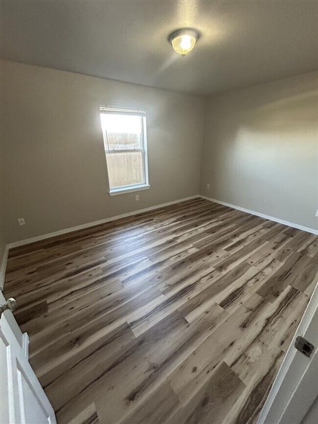 Building Photo - 203 Walnut Grove Ct