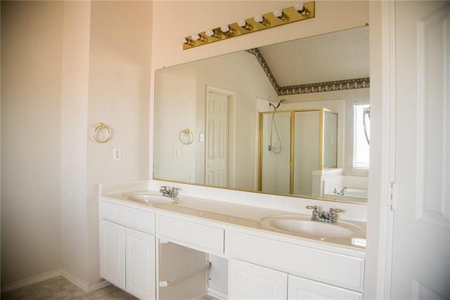 Building Photo - 8240 Fountain Ridge Dr