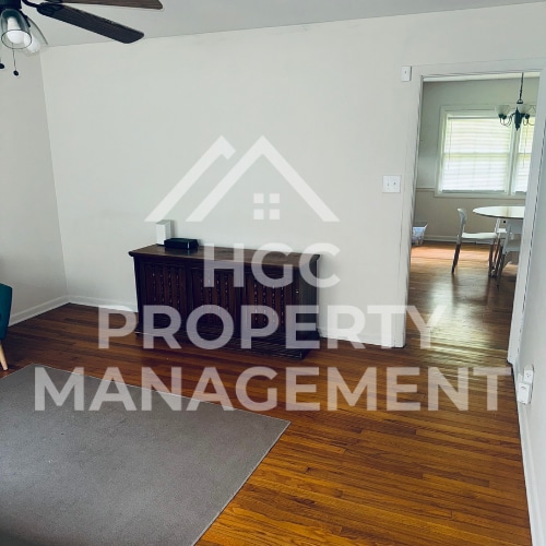 Building Photo - 507 Greenway Dr
