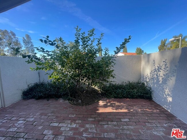 Building Photo - 4304 Park Corona