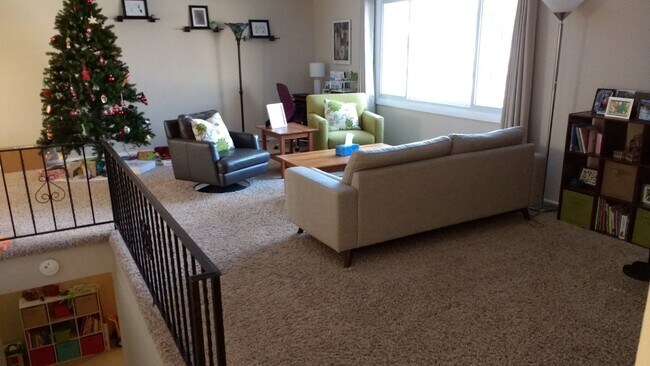 Building Photo - Gorgeous 4-Bed Home with Finished Basement...