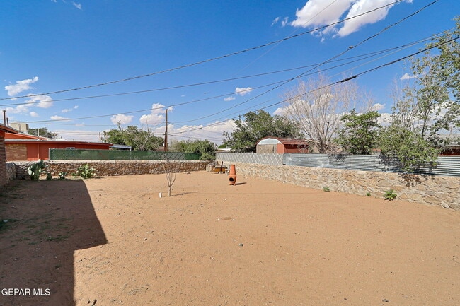 Building Photo - 10350 Kellogg St