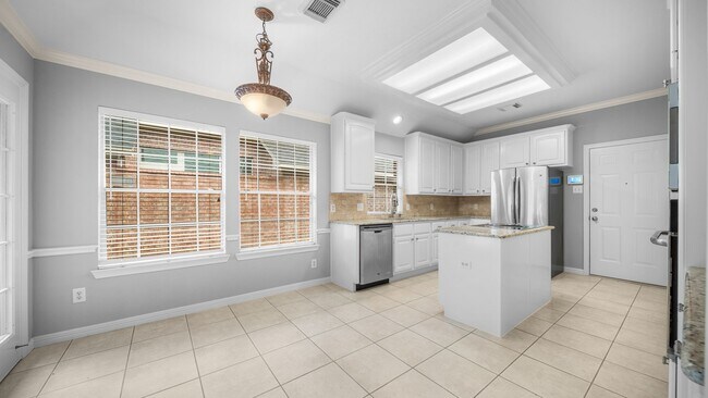 Building Photo - 58 W Sienna Pl