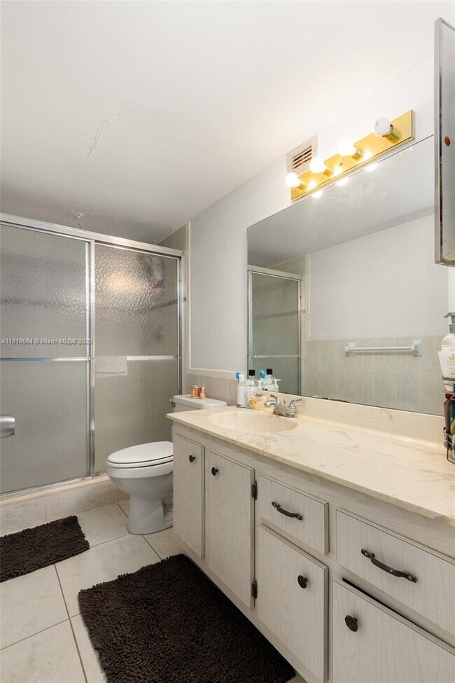Building Photo - 3800 S Ocean Dr