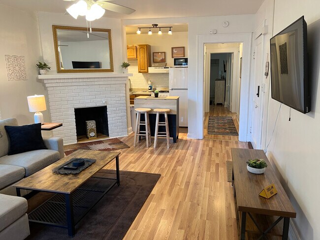 Building Photo - 1364 Teall Ave