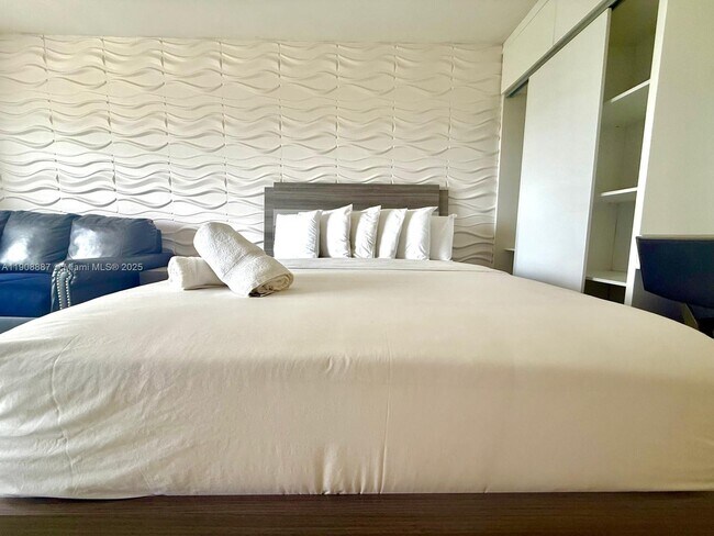 Building Photo - 19201 Collins Ave