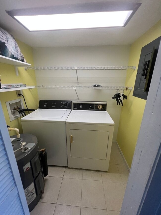 Building Photo - Waterfront Townhome in Punta Gorda