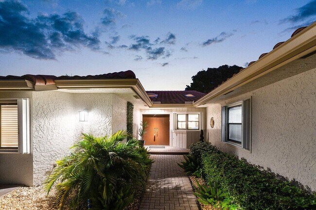 Building Photo - 18 Bristol Ln