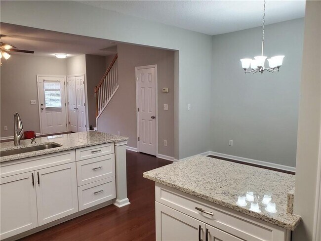 Building Photo - 4133 Howell Park Rd