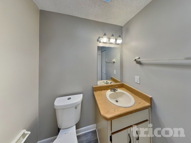 Building Photo - 31 Folson Ln