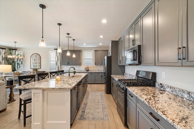 Building Photo - 12410 N 146th Ln