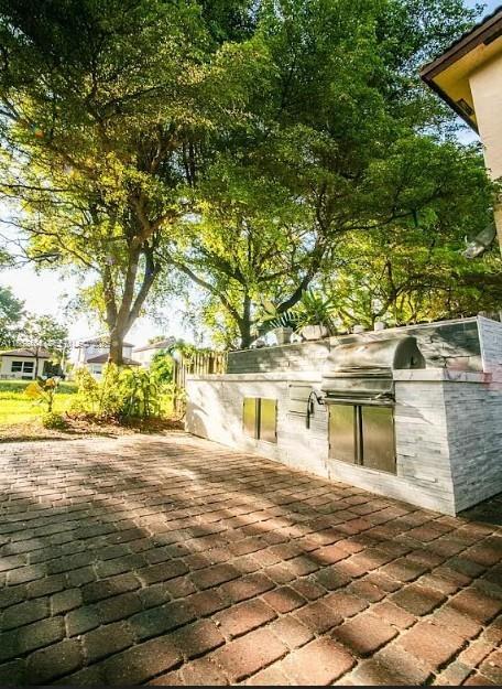 Building Photo - 1112 NE 41st Ave