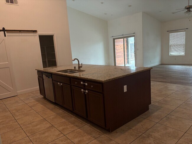 Building Photo - 3806 N Alamos Ave