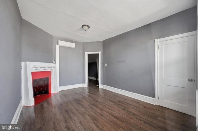 Building Photo - 1618 S 56th St