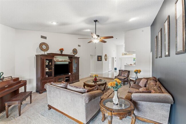Building Photo - 6513 Thoroughbred Loop