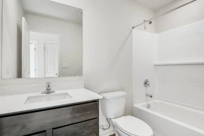 Building Photo - 6550 Linden Trl