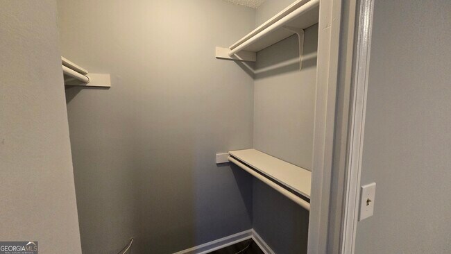 Building Photo - 1502 Huntingdon Chase