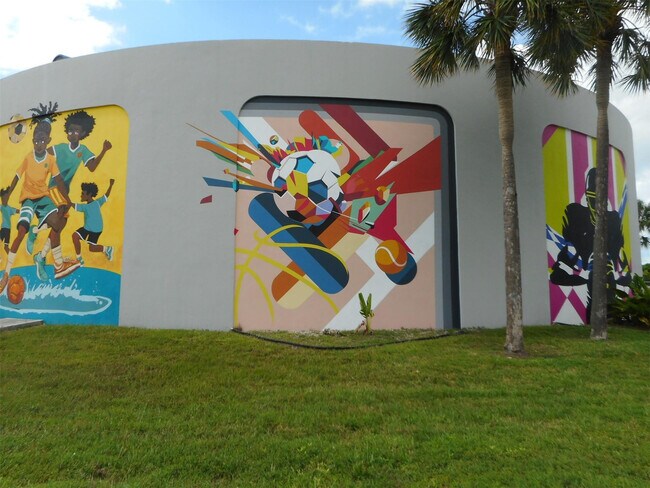 Building Photo - 7970 N Nob Hill Rd