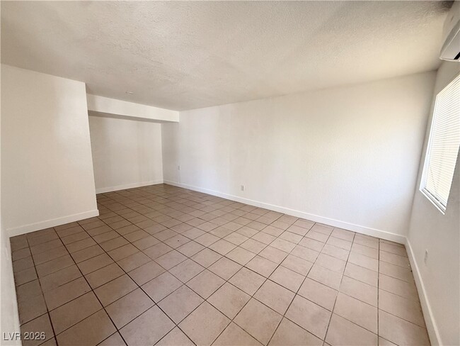 Building Photo - 2030 Sunrise Ave