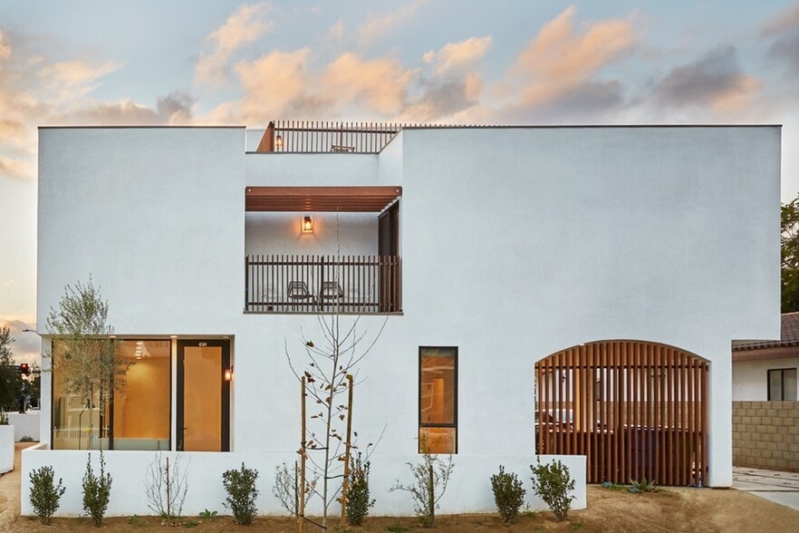 Building Photo - Melrose by Category