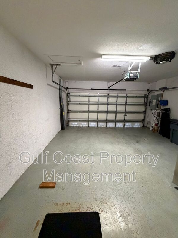 Building Photo - 17560 Brickstone Loop