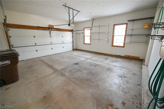 Building Photo - 320 Chadwick Dr