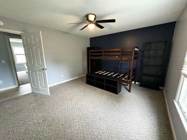 Building Photo - 181 Saddlebrook Way
