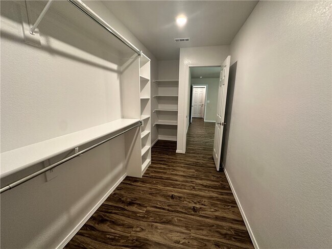 Building Photo - 2129 Brown Bear Ln