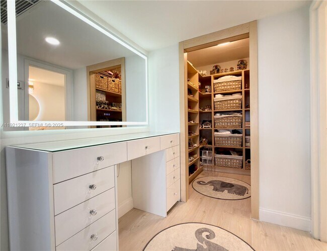 Building Photo - 3140 S Ocean Dr