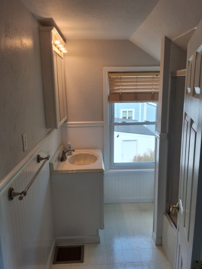 Building Photo - 5198 South St