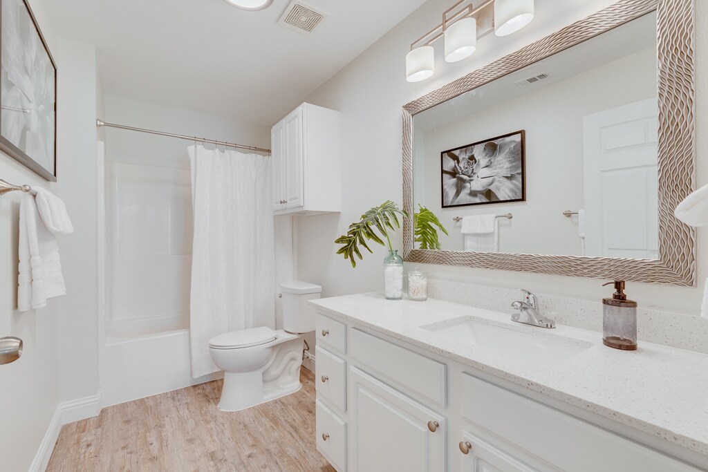 Building Photo - 380 Railroad Ave