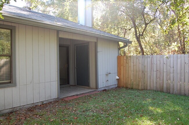 Building Photo - 1290 Jefferson Ave