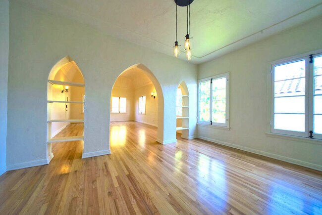 Building Photo - 415 N Ogden Dr