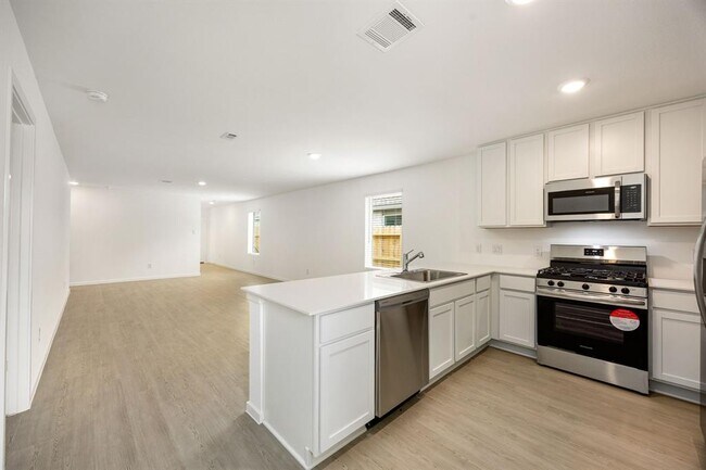 Building Photo - 27418 Sweetwater Bay Dr