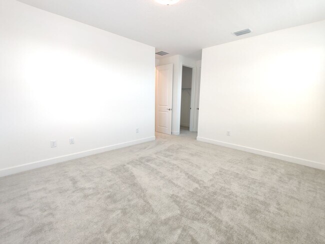 Building Photo - 32792 Tree of Life Ave