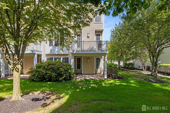 Building Photo - 19 S Shore Dr