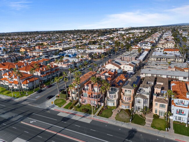 Building Photo - OCEAN FRONT CONDO IN HUNTINGTON BEACH