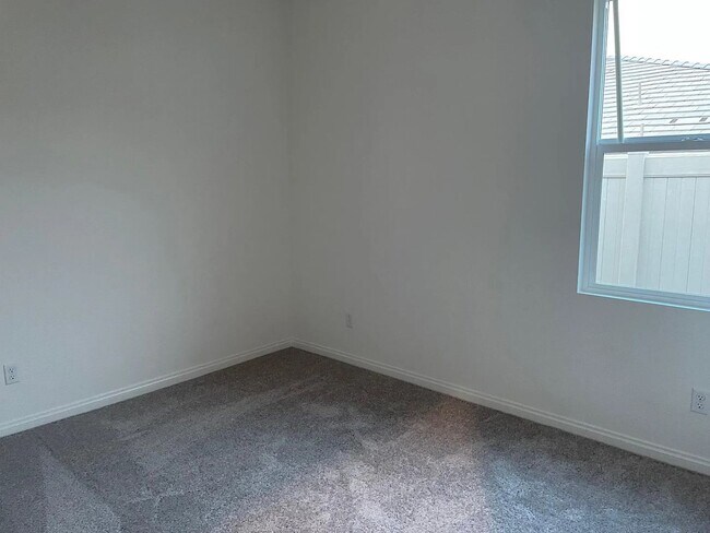 Building Photo - 8277 Country Mile Ln
