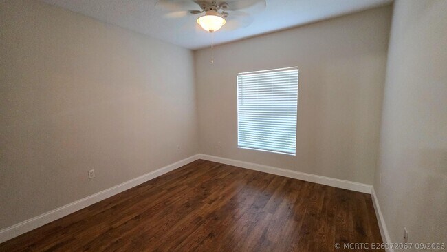 Building Photo - 5090 Fairways Cir