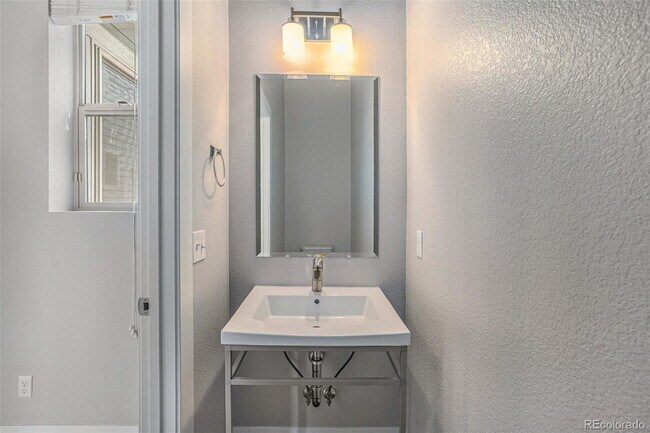 Building Photo - "Spacious 4-Bedroom Sanctuary with 3.5 Bat...