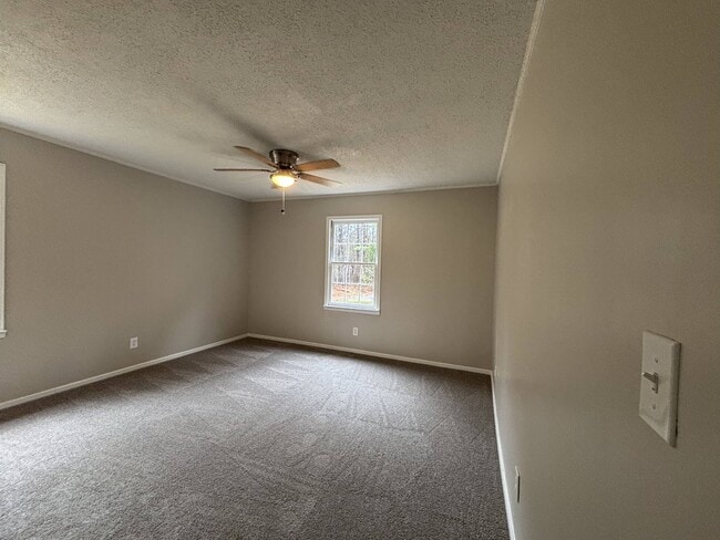 Building Photo - 6727 Seven Islands Rd