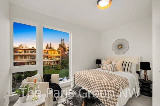 Building Photo - Mod Light-Filled 2023 West Seattle TH * Rooftop Deck, A/C & 3 Bedrooms