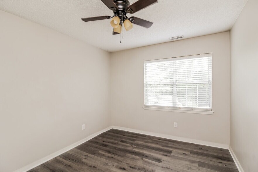 Building Photo - 8433 Woodford Bridge Dr