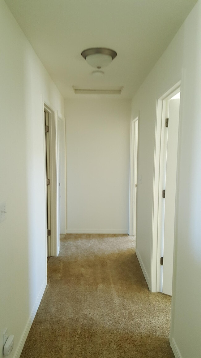 Building Photo - 400 Par Ave