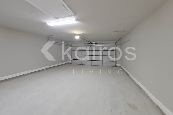 Building Photo - 13778 Pinyon Dr
