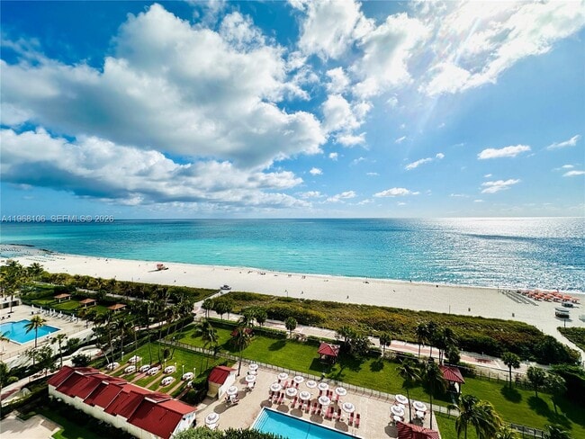 Building Photo - 2555 Collins Ave