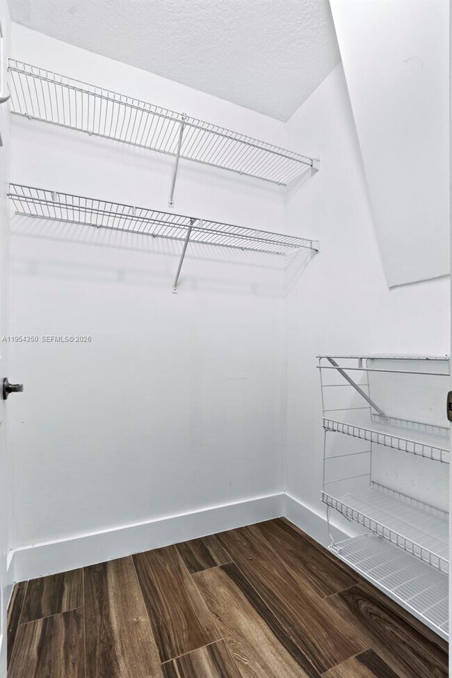 Building Photo - 6357 Brava Way