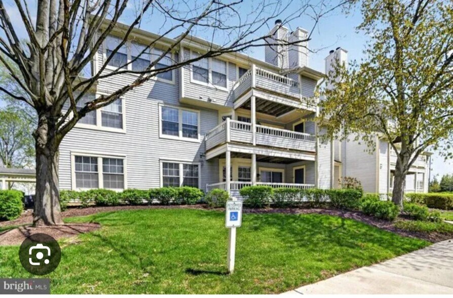 Building Photo - 108 Wrangel Ct