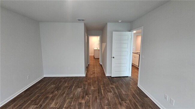 Building Photo - 511 Autumns Wood Cir