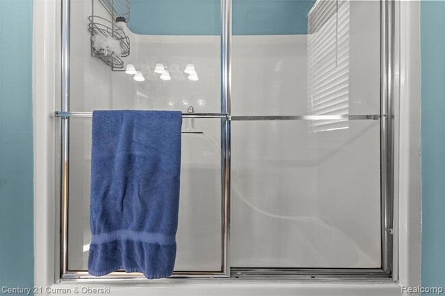 Building Photo - 7164 Richmond Dr